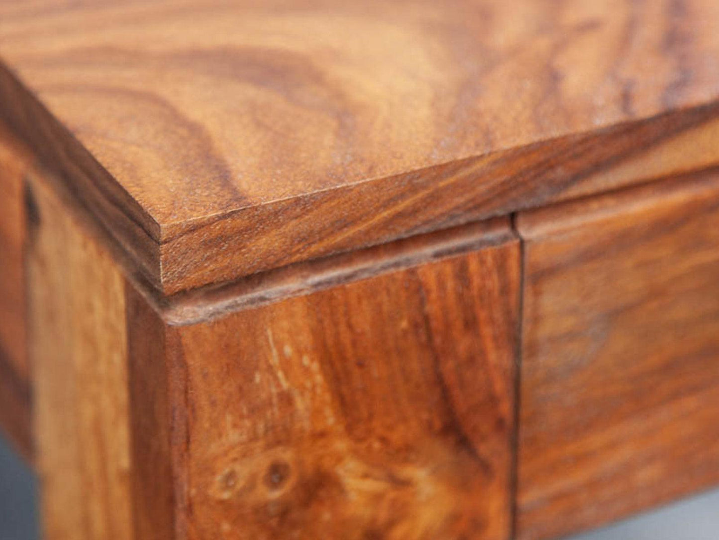 Dudi Furniture Vismit Solid Sheesham wood Dining Table