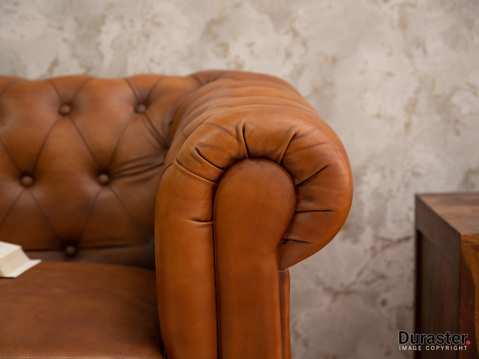 Dudi Furniture Chesterfield Traditional One Seater Sofas