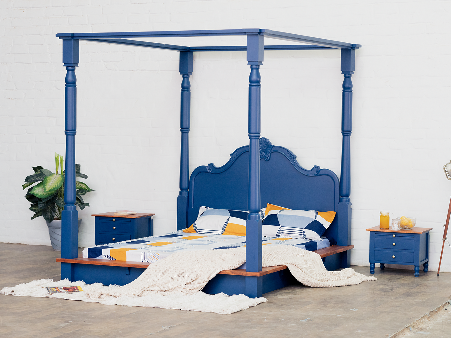 Dudi Furniture Florida Acacia Wood Poster Bed (Egyptian Blue)