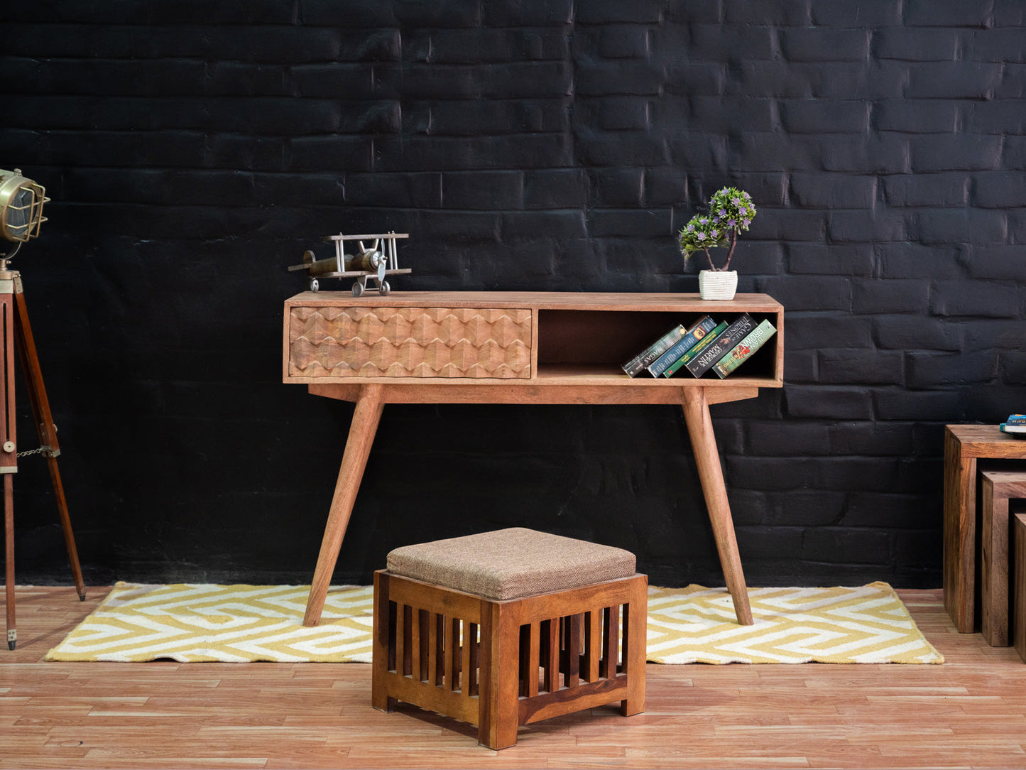 Dudi Furniture Diamond Wooden Console Table with Storage