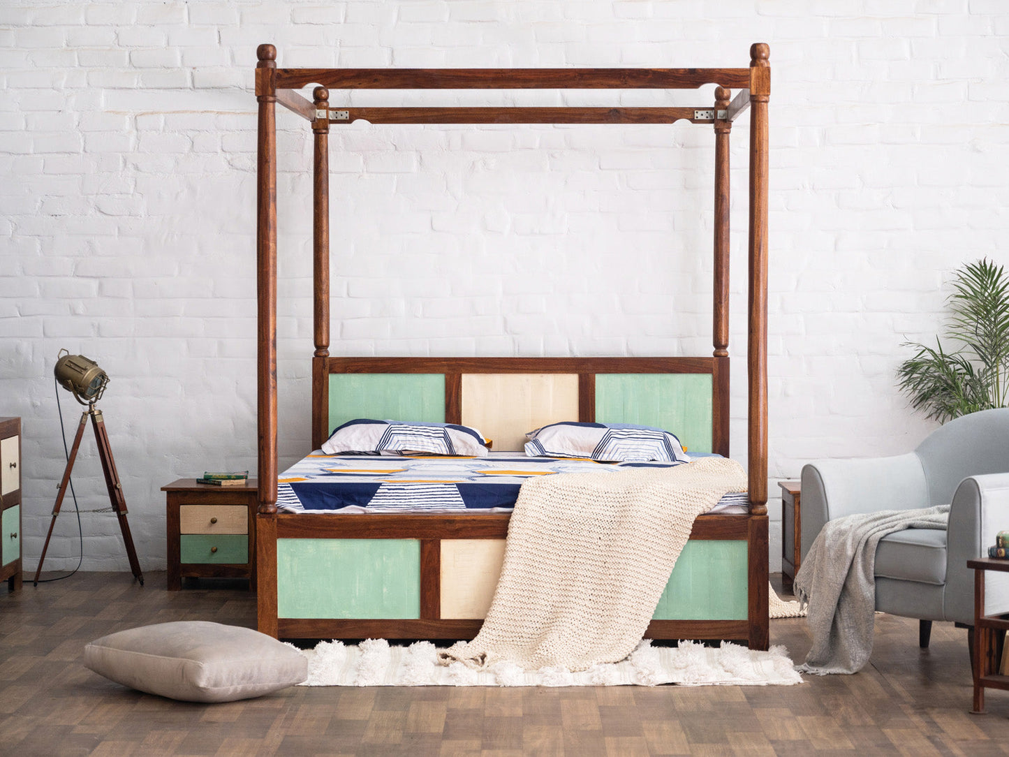 Dudi Furniture Florida Vintage Solid Sheesham Wood Four Poster Bed
