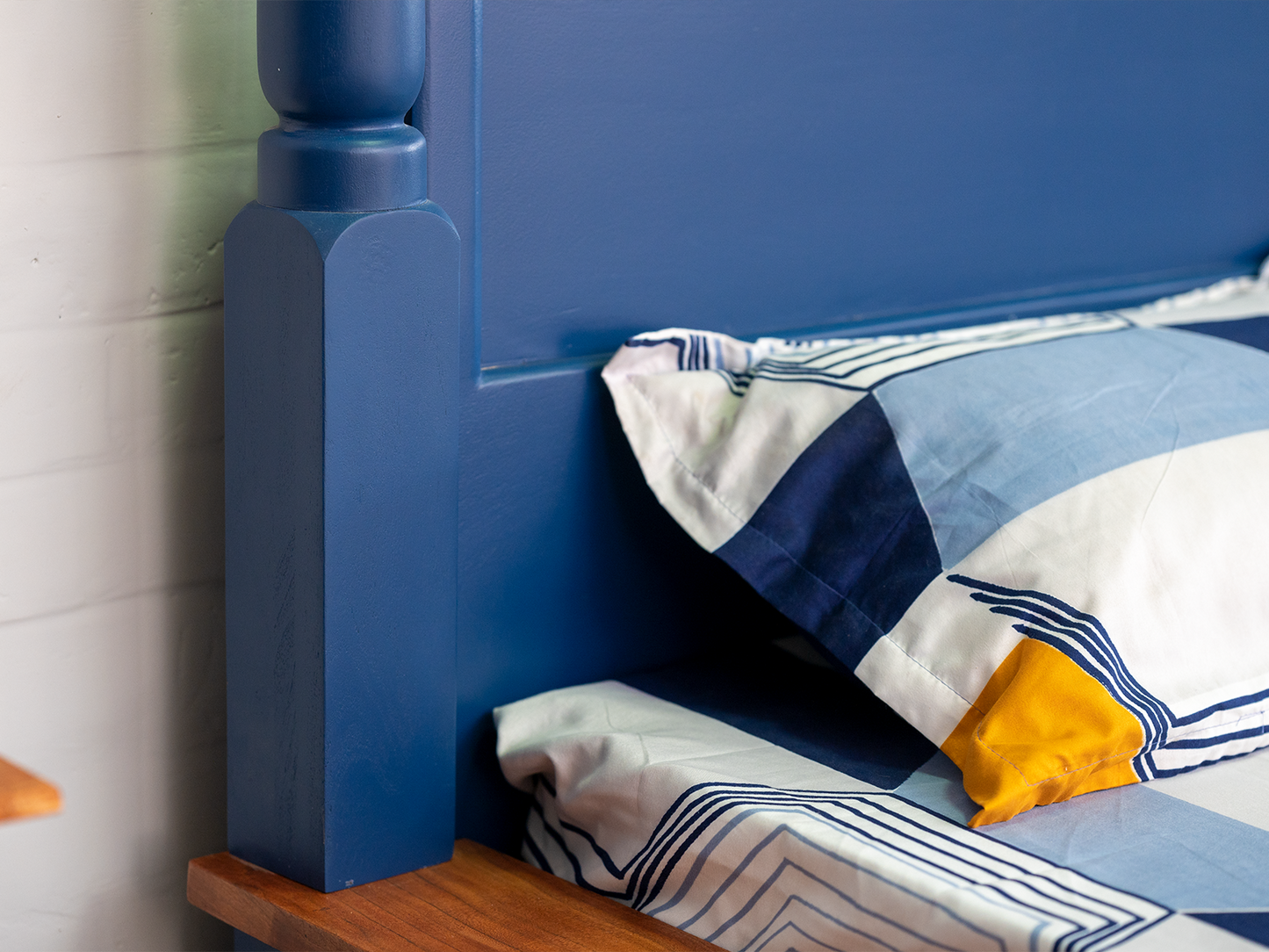Dudi Furniture Florida Acacia Wood Poster Bed (Egyptian Blue)