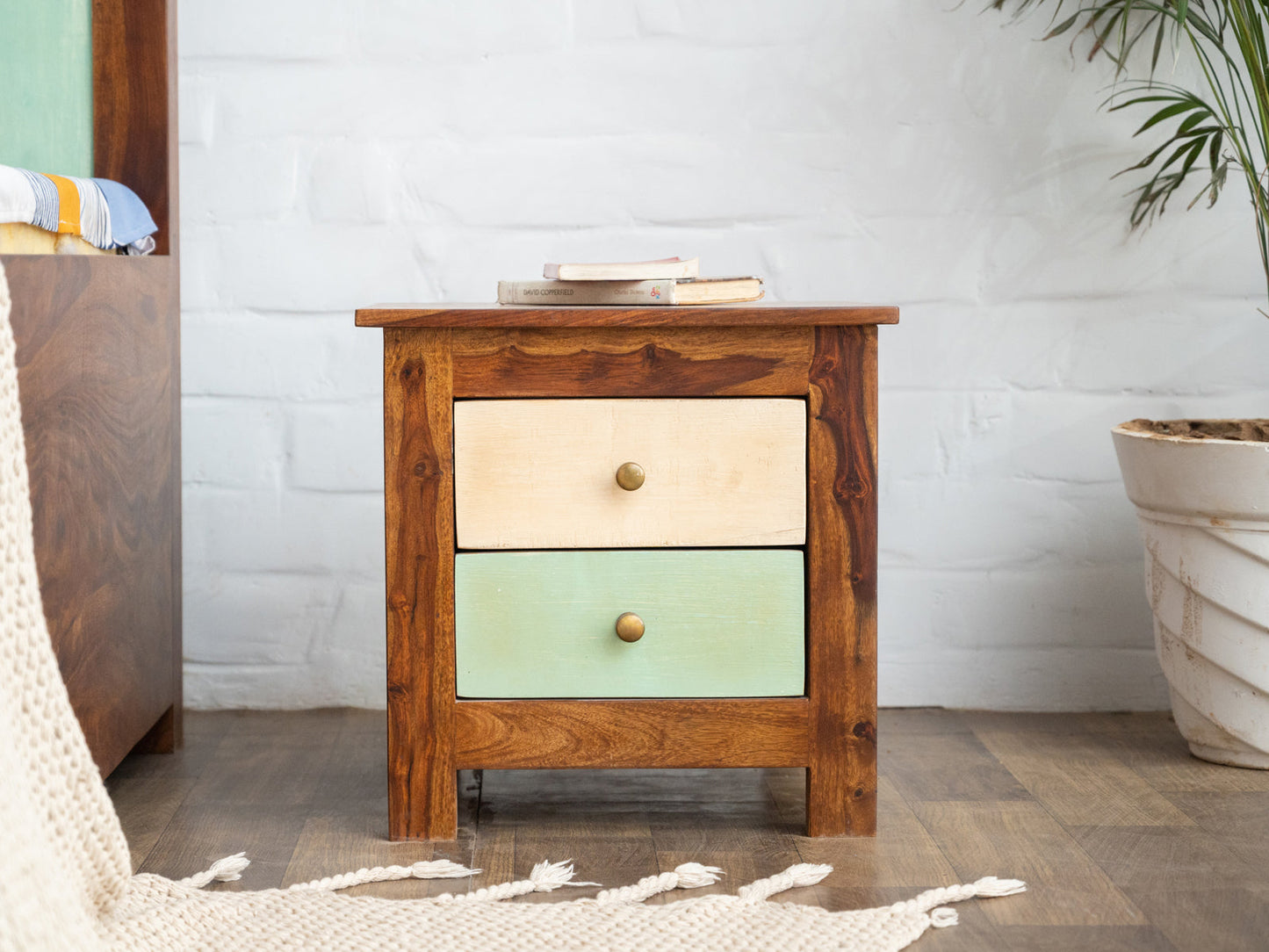 Dudi Furniture Florida Vintage Sheesham Wood Bedside Table