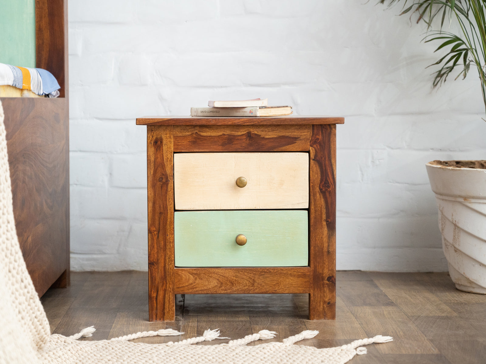 Dudi Furniture Florida Vintage Sheesham Wood Bedside Table