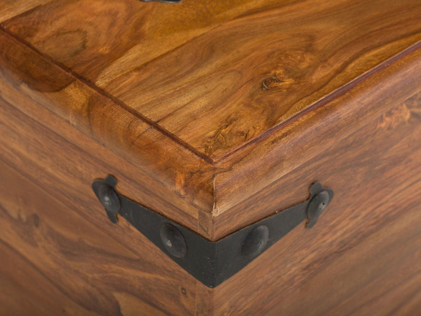 Dudi Furniture Vismit Solid Sheesham wood Storage Trunk / Coffee Table