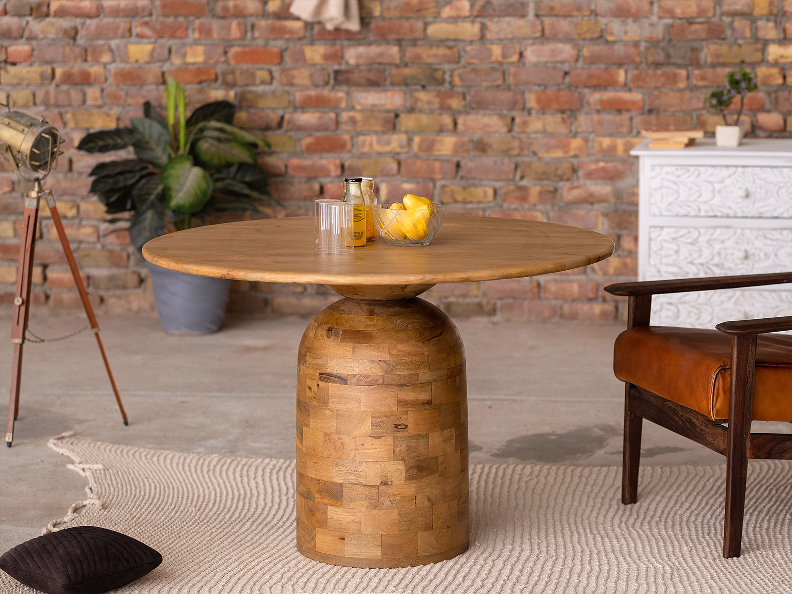 Dudi Furniture New York Wooden Round Dining Table