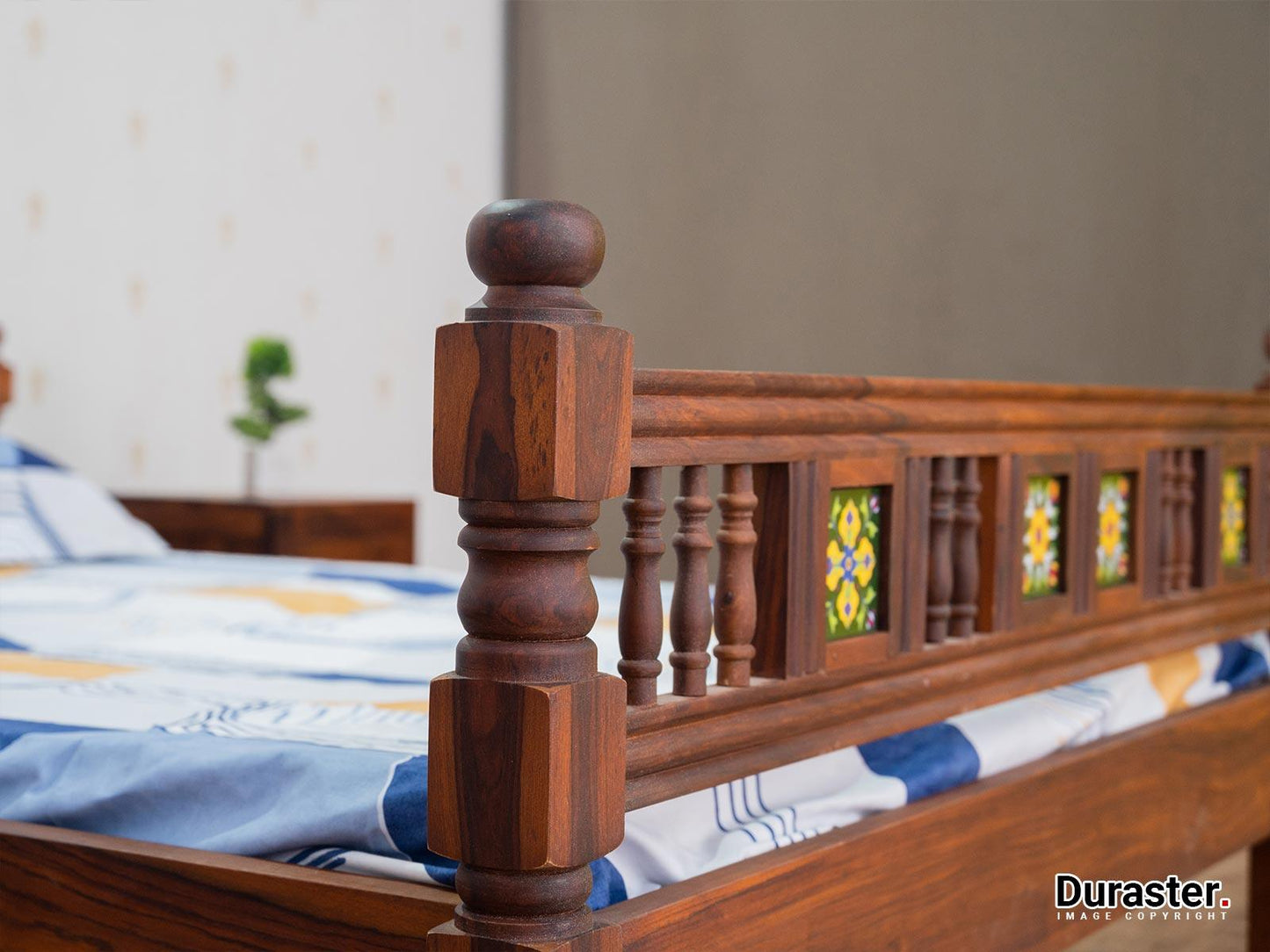 Dudi Furniture Vismit Solid Sheesham wood King Size Bed