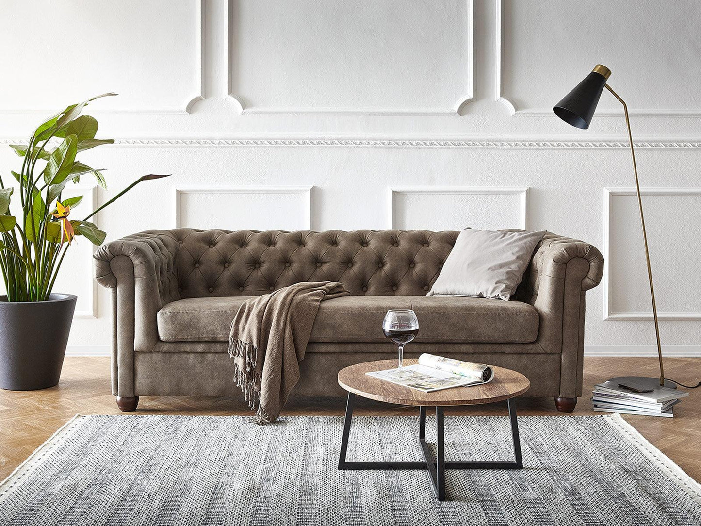 Dudi Furniture Chesterfield Traditional Three Seater Sofa