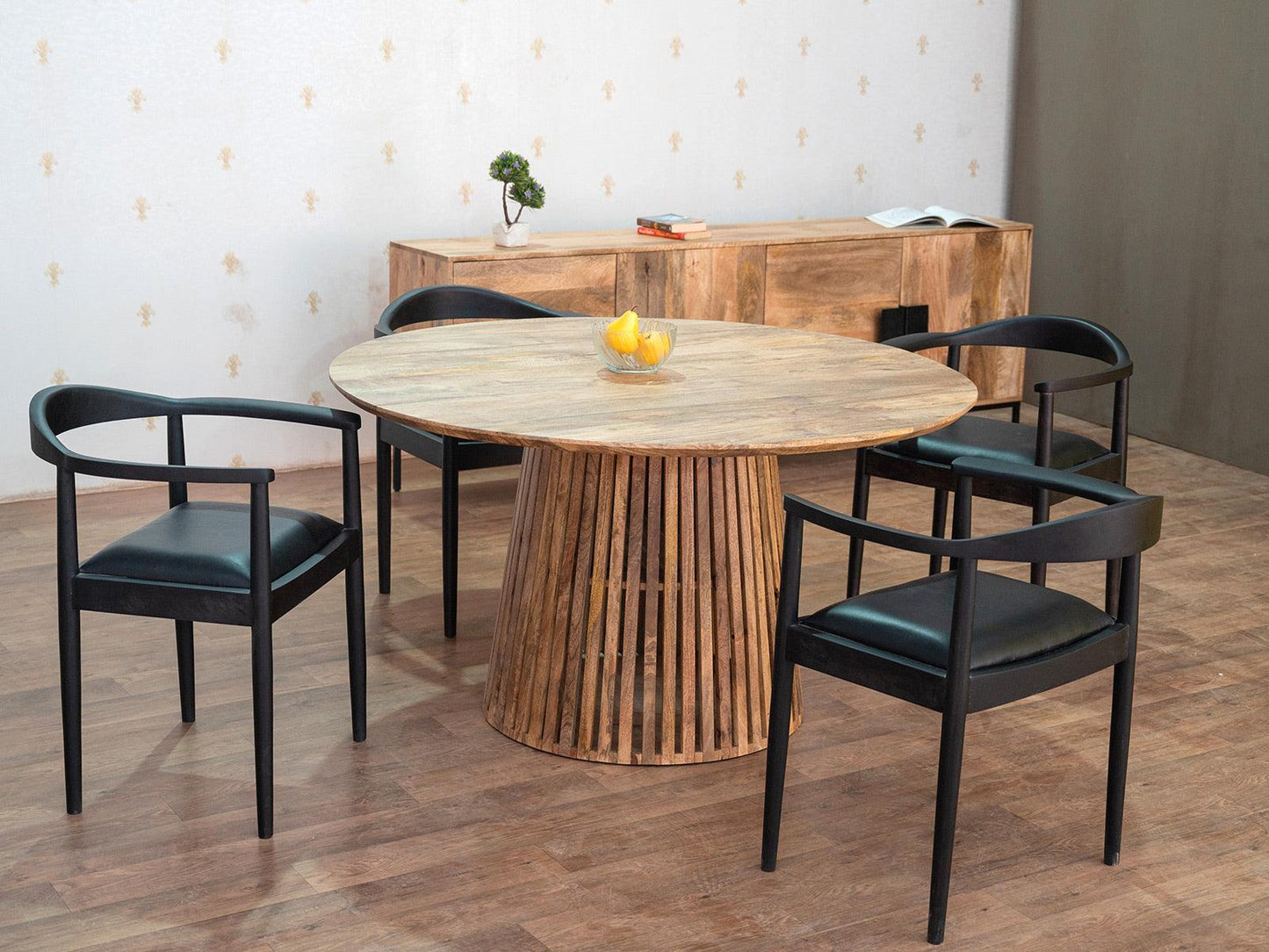 Dudi Furniture Versaw 4 Seater Round Dining Table Set